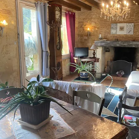 펜션 Maison Perigourdine De Charme Dans La Campagne Proche De Bergerac